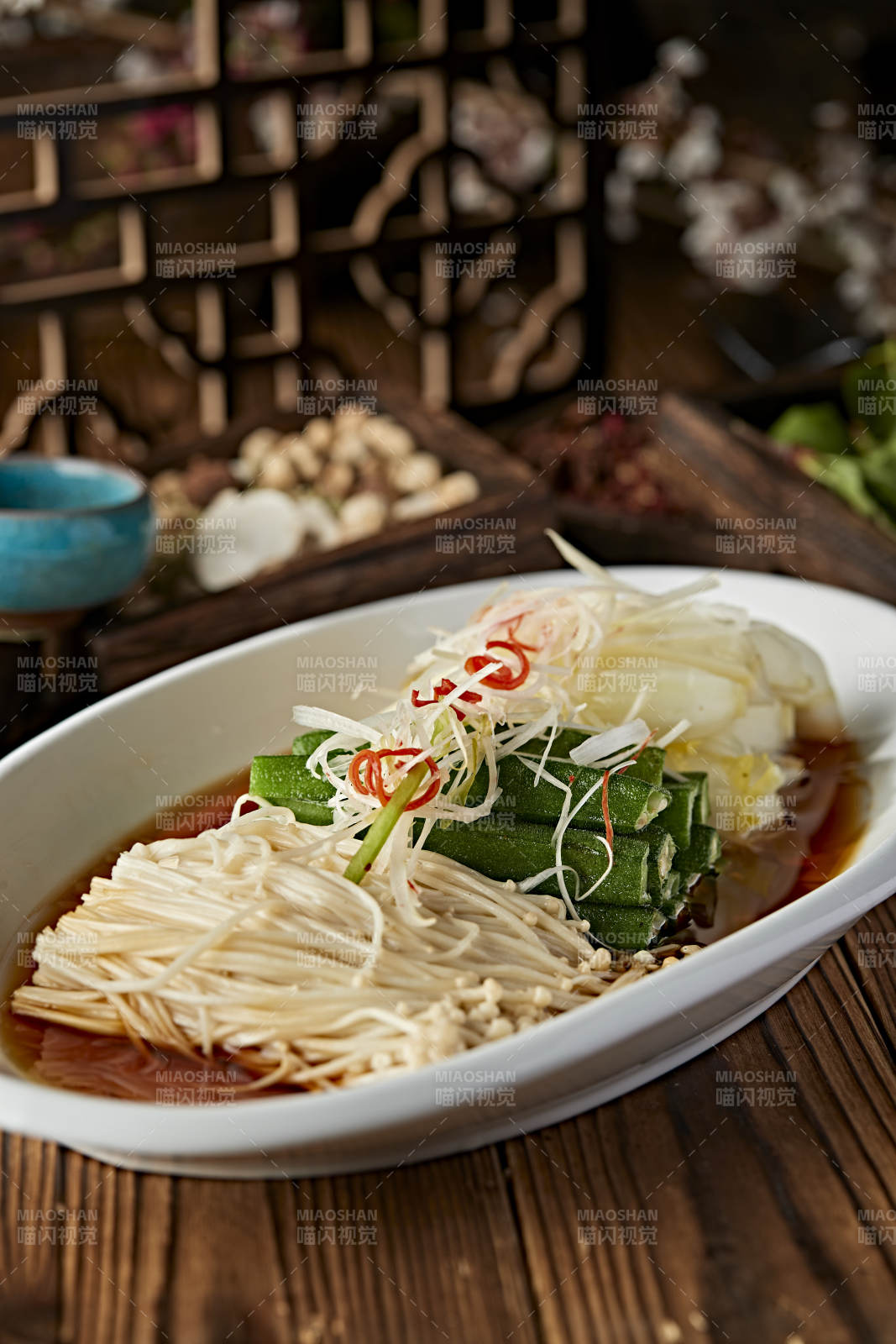 清蒸浇汁秋葵金针菇娃娃菜