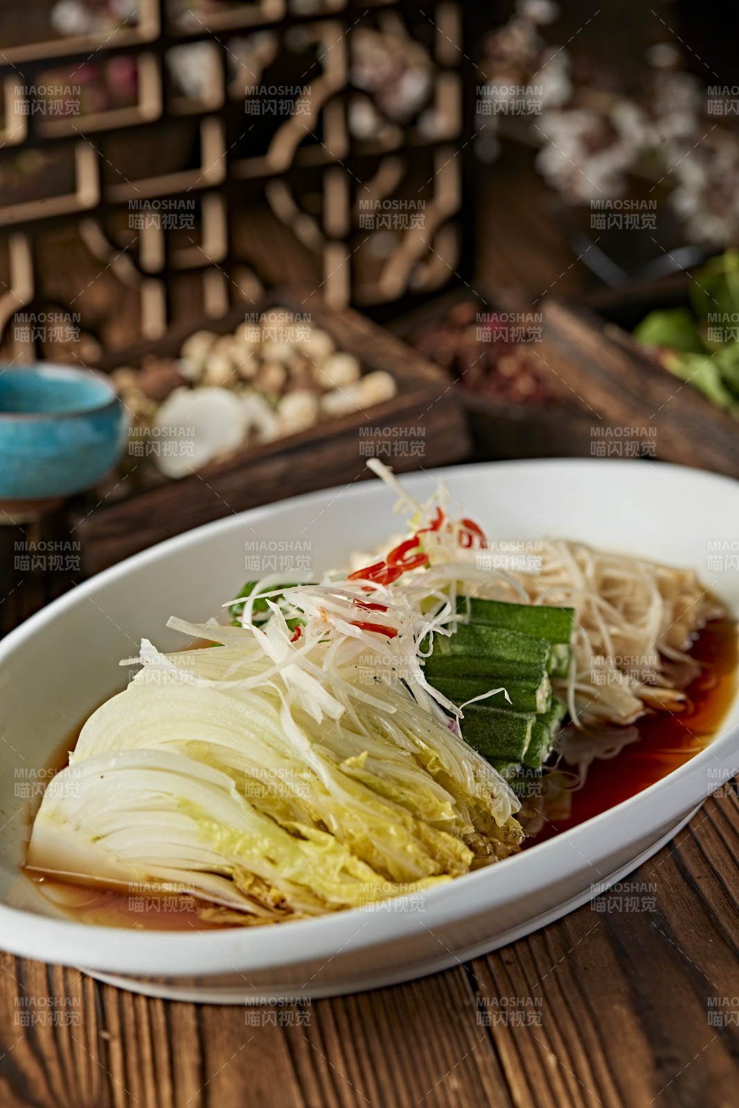 清蒸浇汁秋葵金针菇娃娃菜