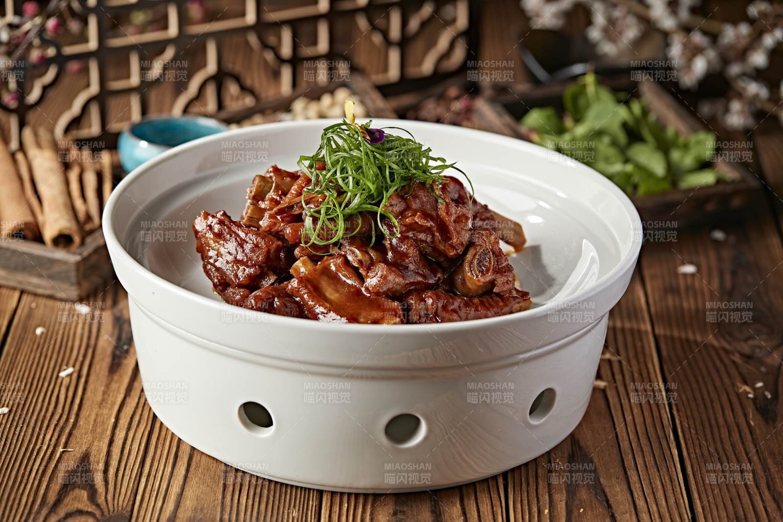 红烧凤爪猪肋排