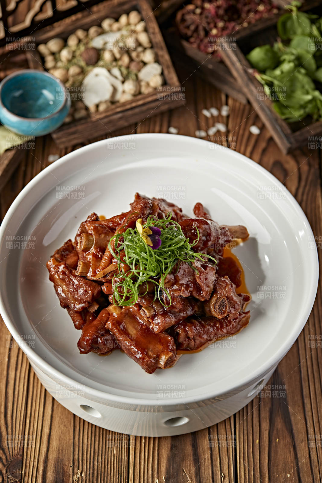 红烧凤爪猪肋排