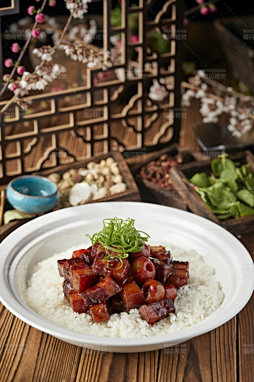 山楂紅燒肉配香蒸白米飯