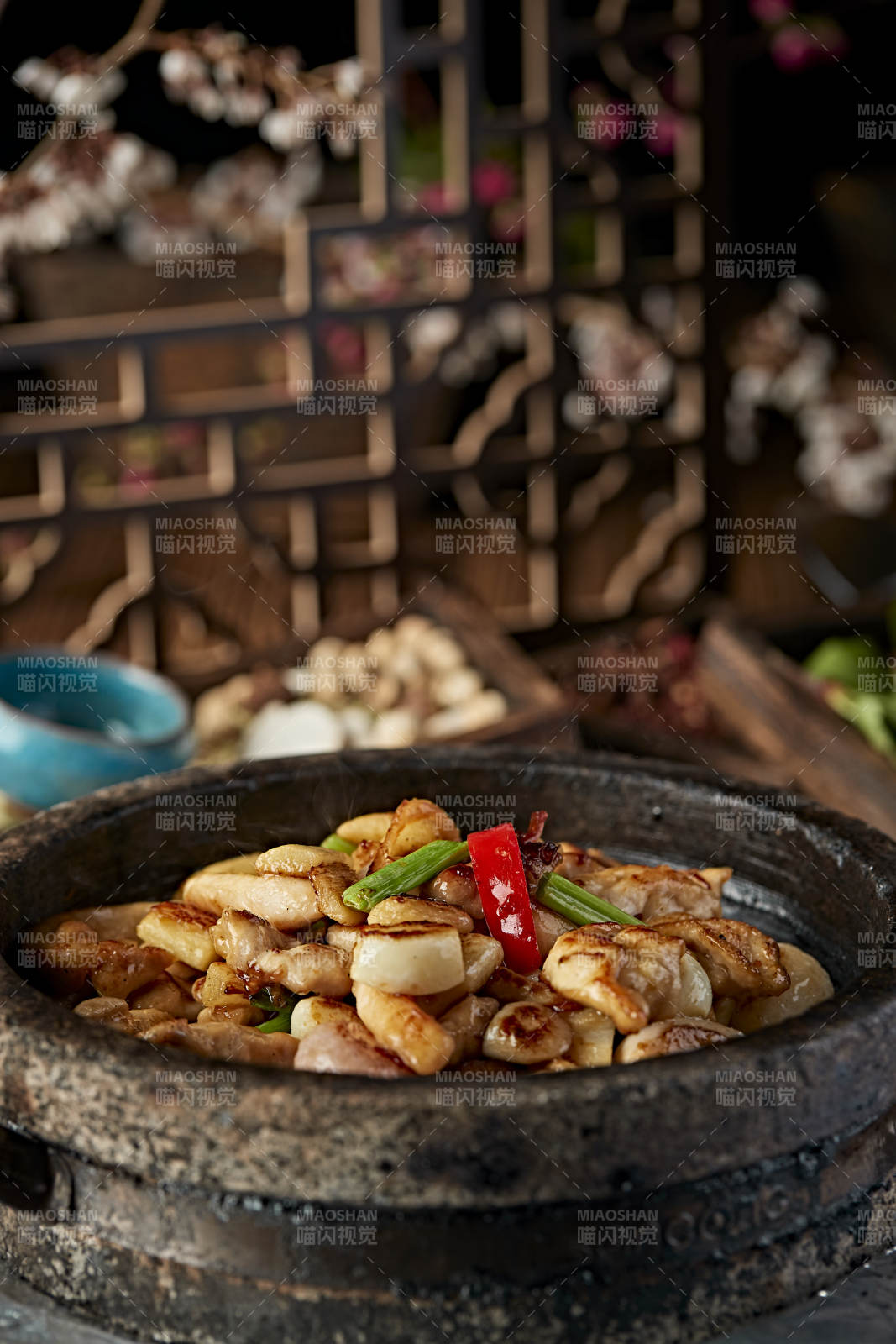 石锅干烧鸡柳小洋葱