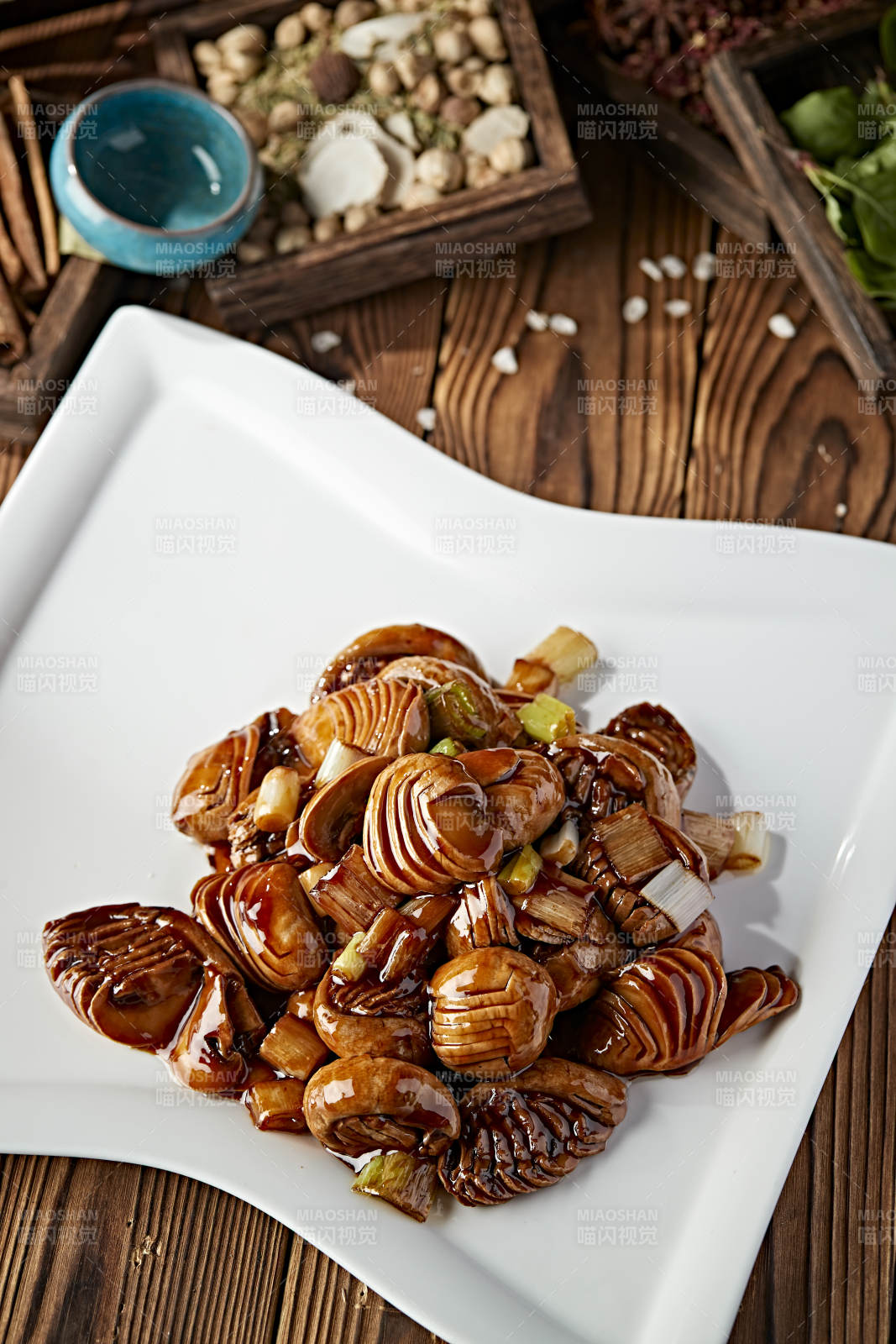 葱烧草原鲜口蘑