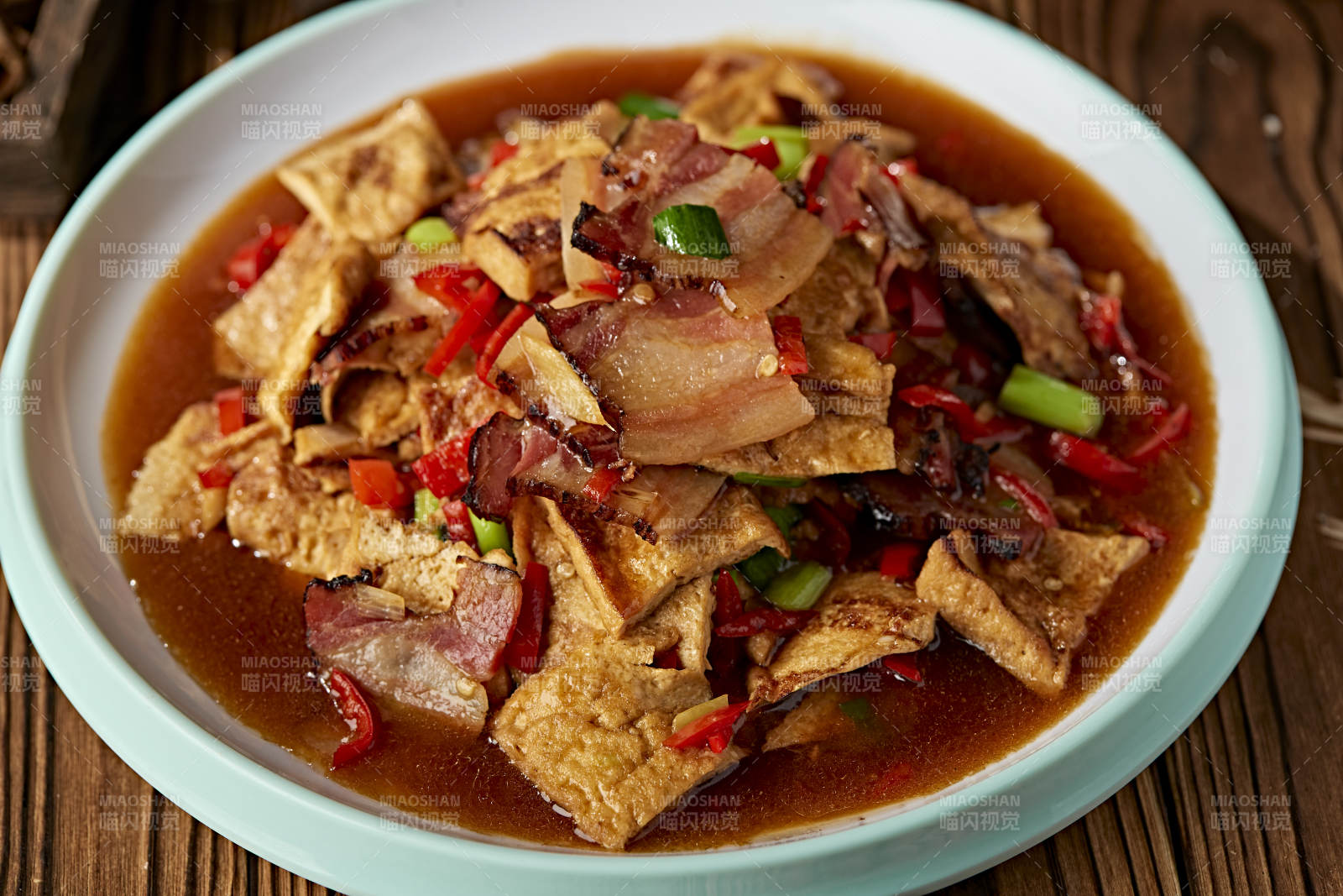 鮮剁椒油炸豆腐小炒湘西臘肉片