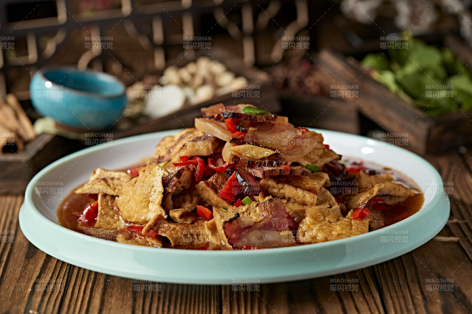 鮮剁椒油炸豆腐小炒湘西臘肉片