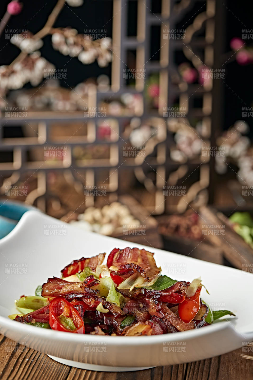 辣椒小炒青蒜苗湖南腊肉