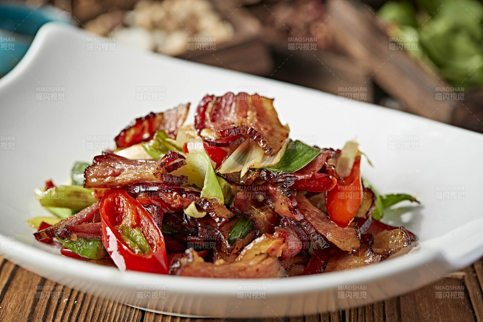 辣椒小炒青蒜苗湖南腊肉