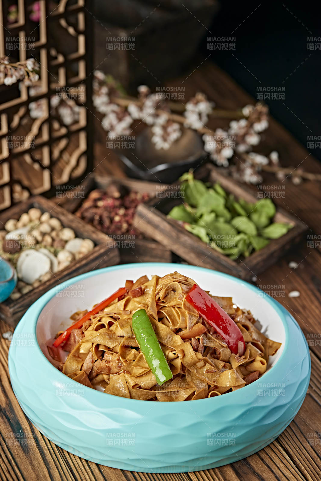 青红椒肉炒干豆腐皮