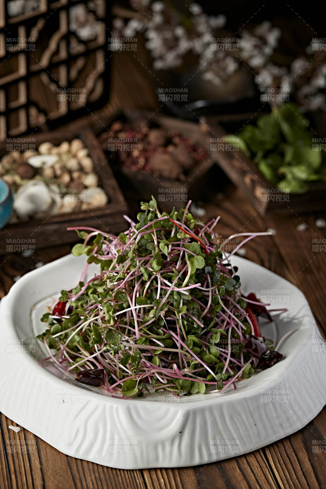 凉拌香椿苗黑豆苗