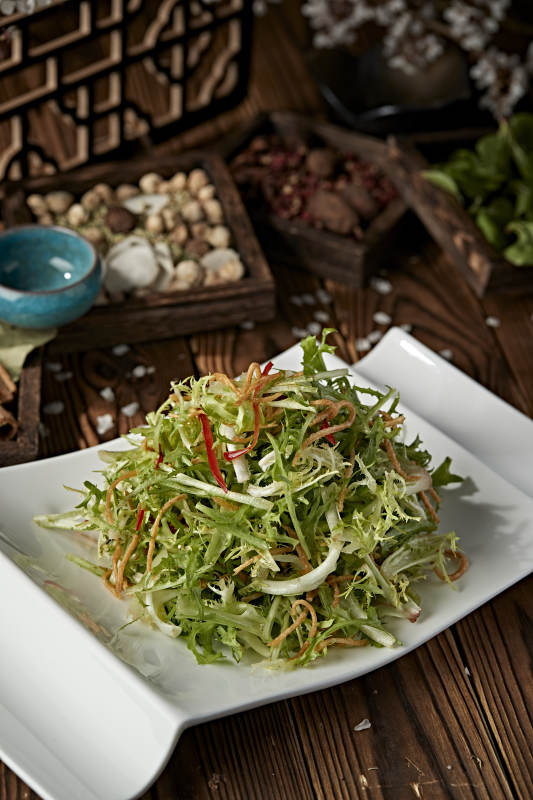 彩椒丝炸面丝炝拌手撕苦菊