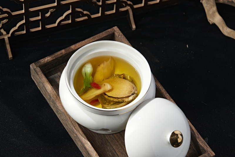 枸杞松茸鮮鮑魚湯