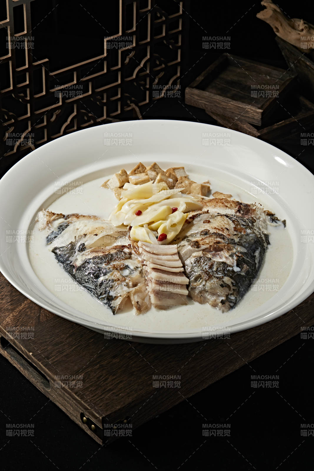 腌筍咸肉奶湯大魚頭