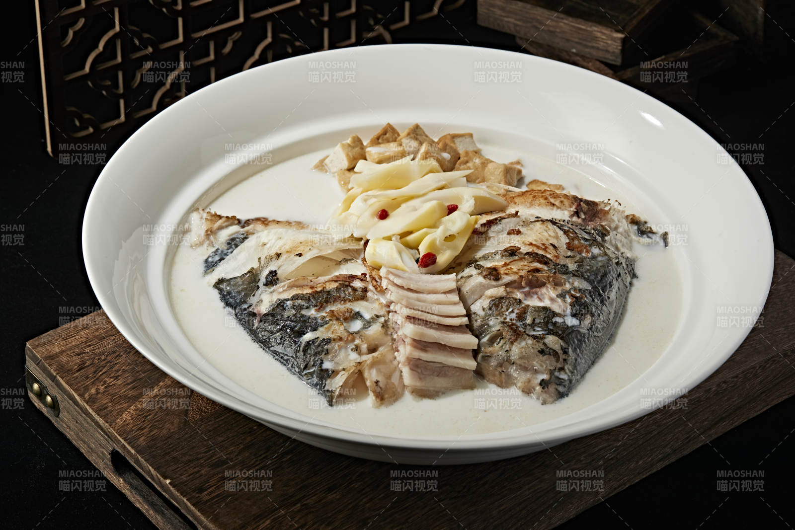 腌筍咸肉奶湯大魚頭