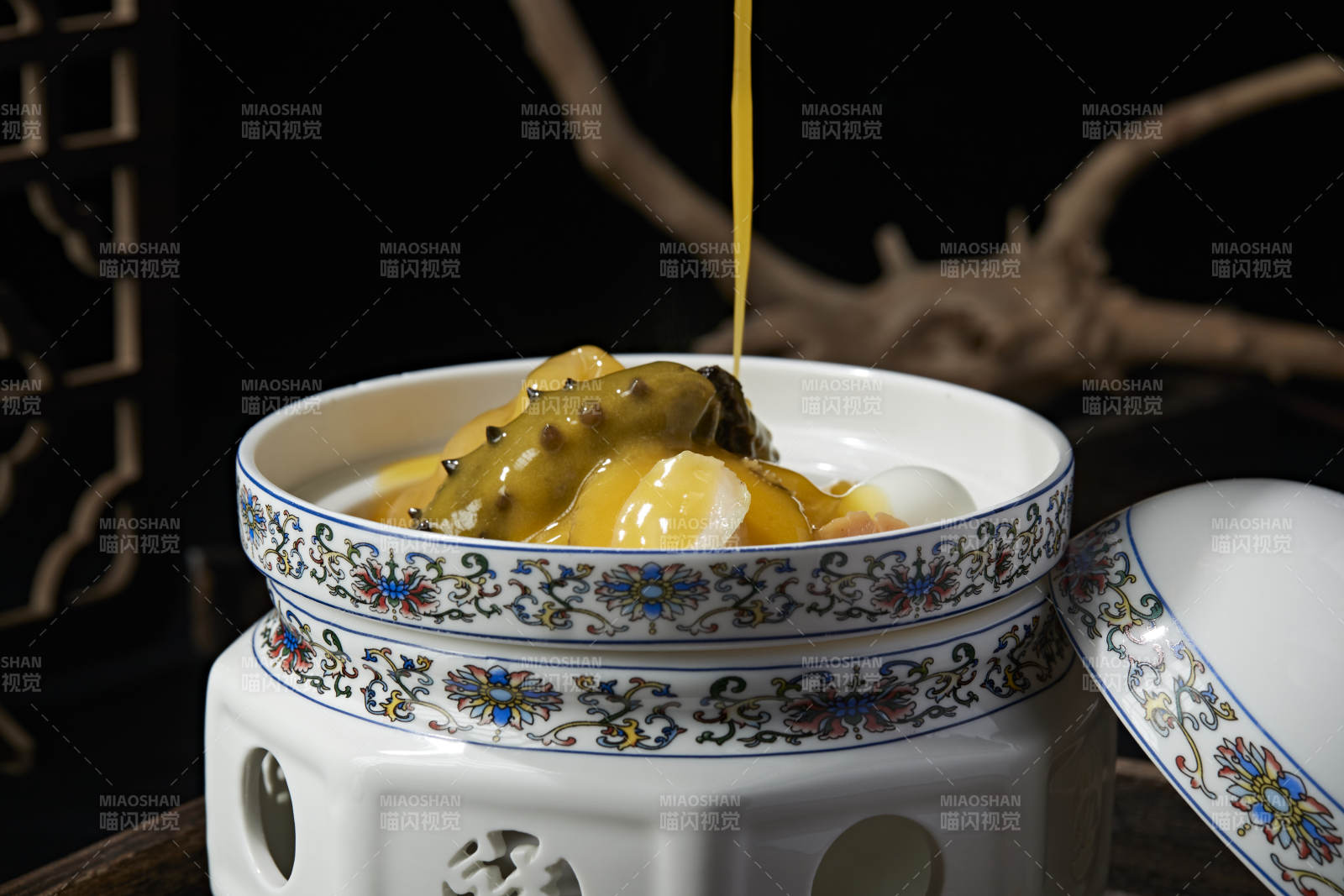 浓汤海鲜佛跳墙