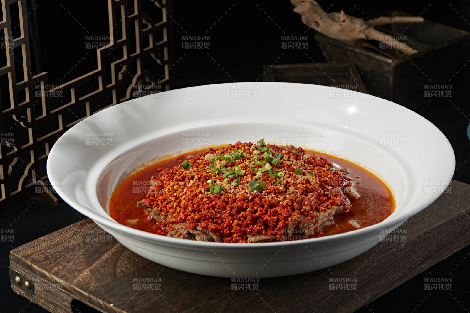 香辣红油和牛水煮肉片