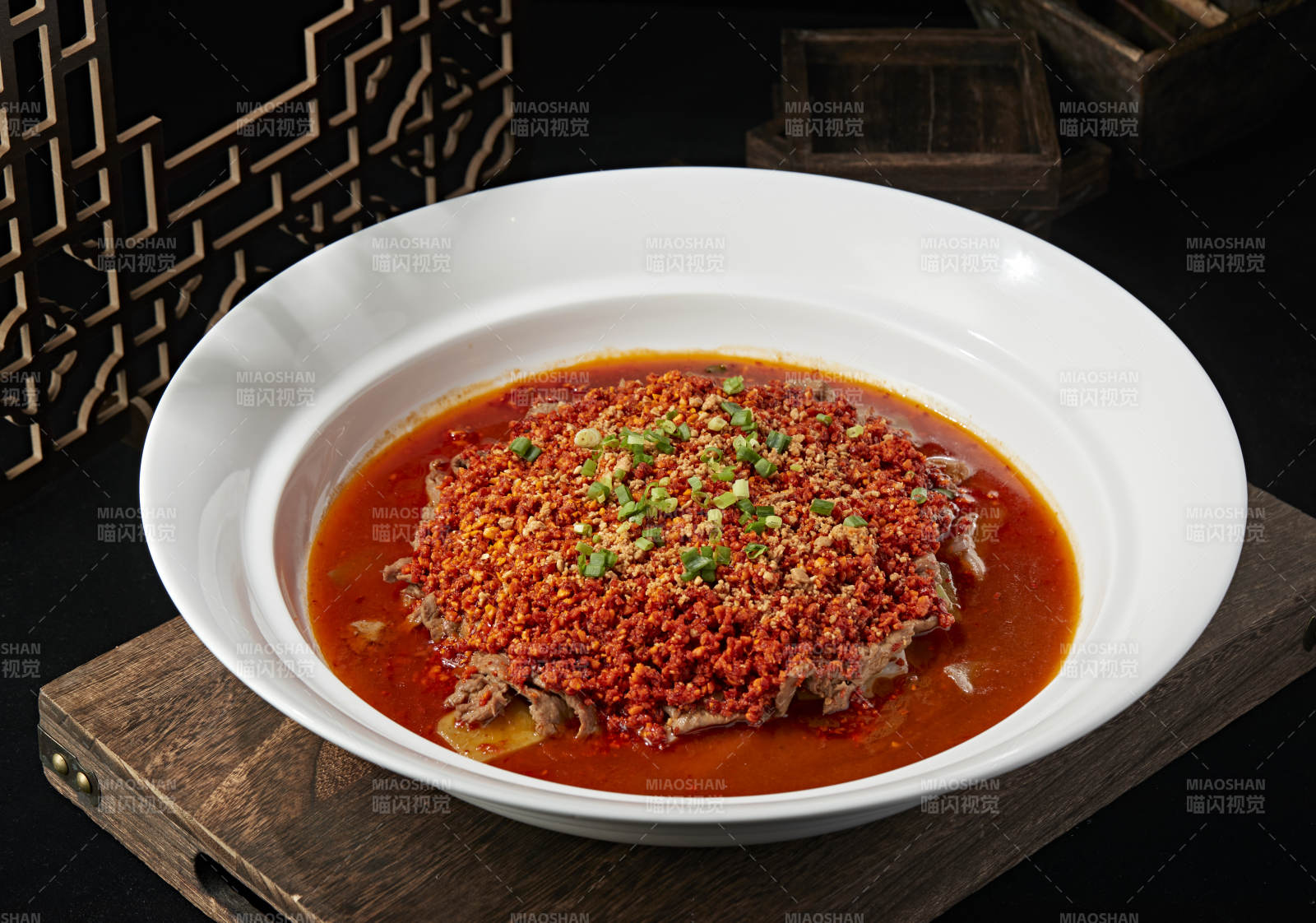 香辣红油和牛水煮肉片