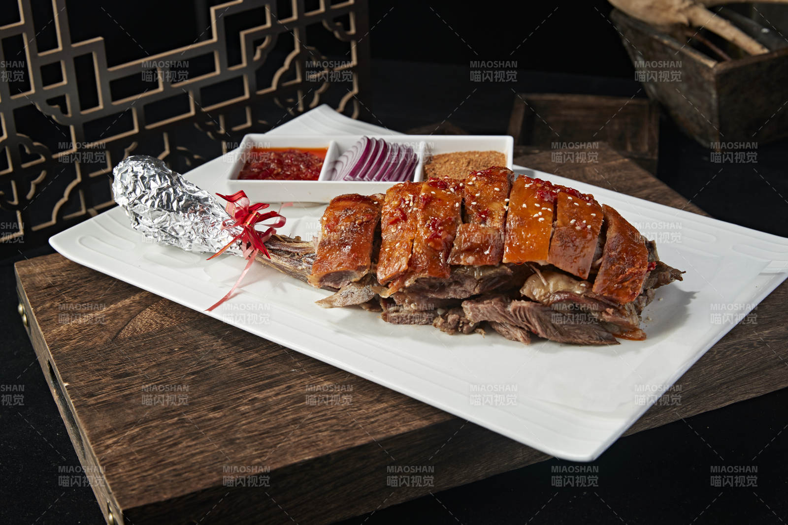 炭烤蒙古烤羊腿