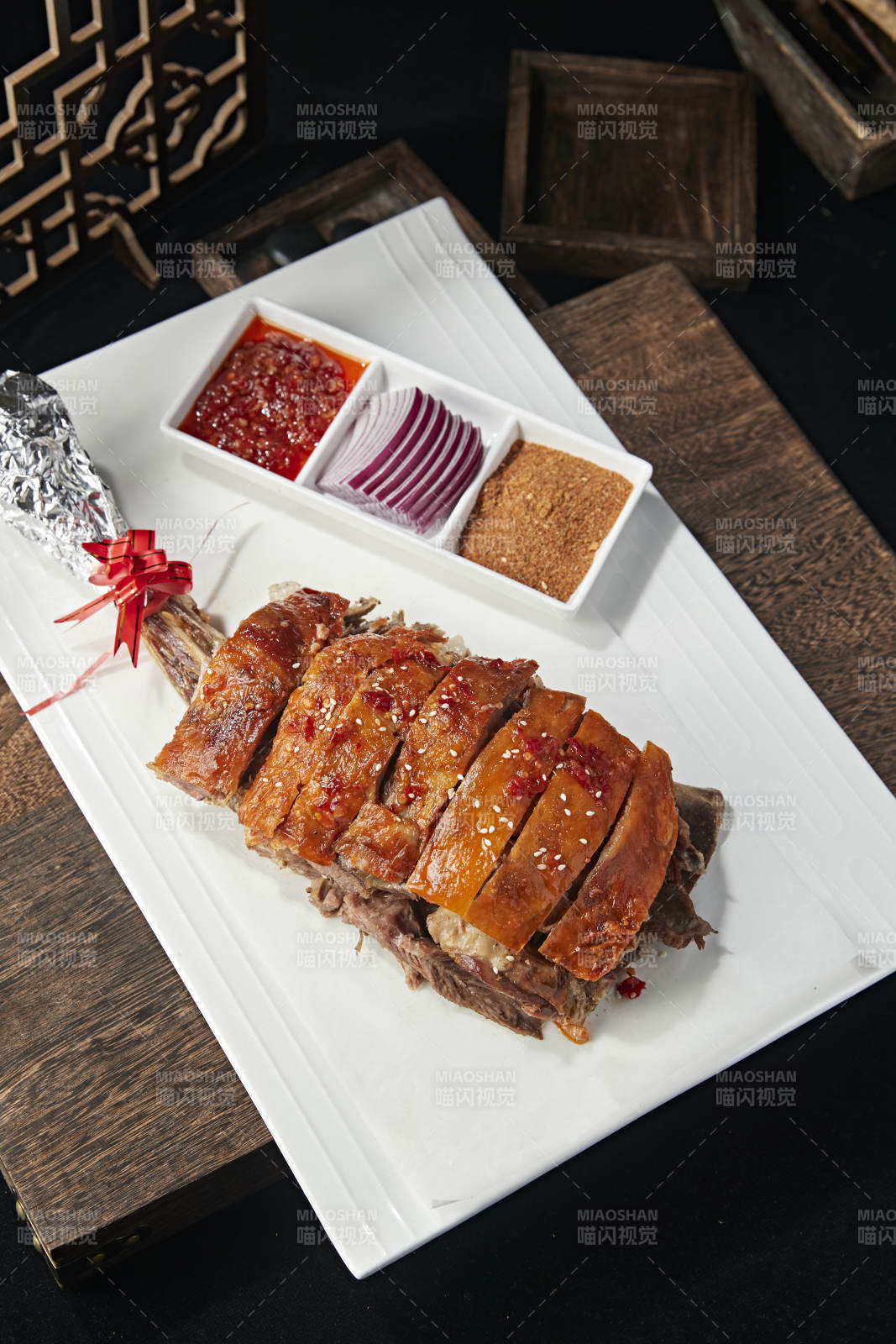 炭烤蒙古烤羊腿