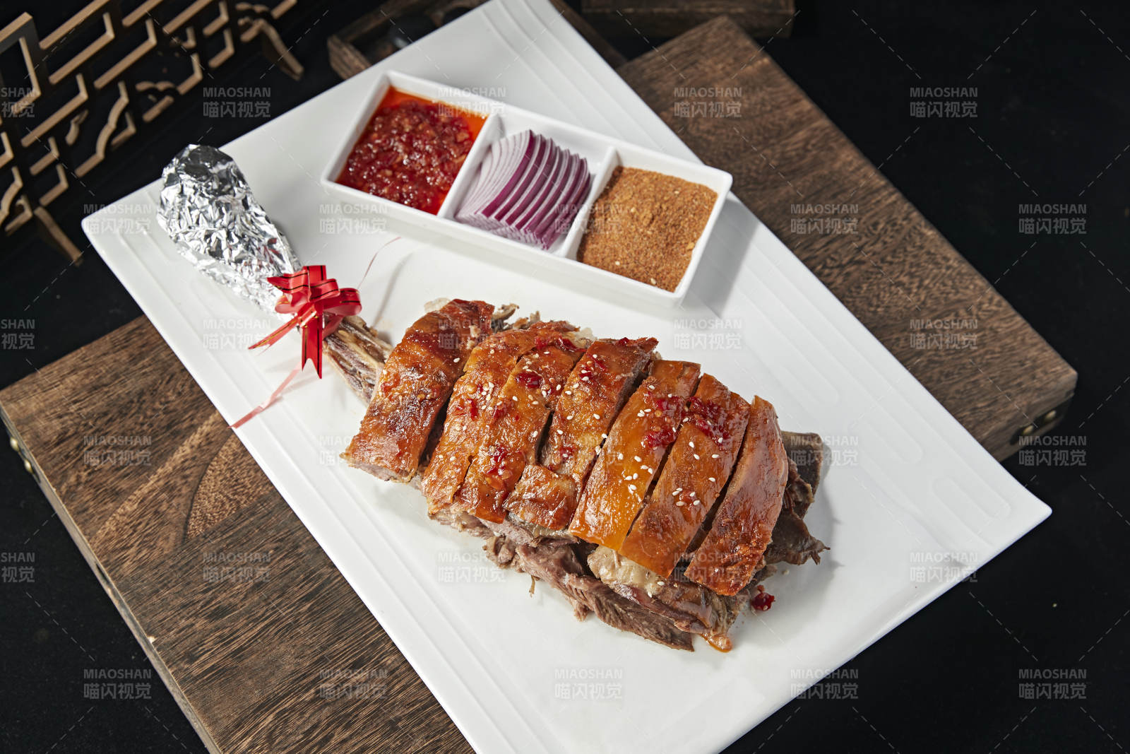 炭烤蒙古烤羊腿