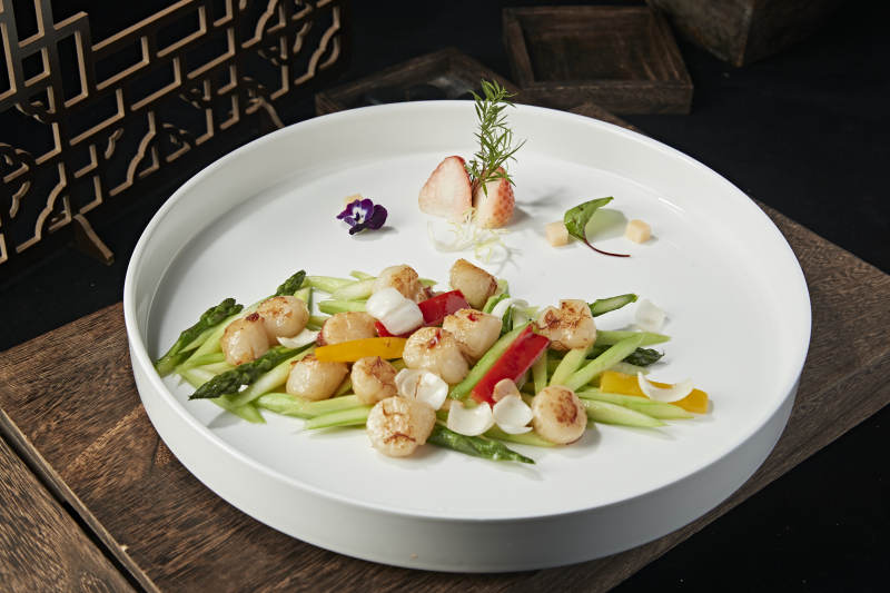 芦笋彩椒百合小炒澳带瑶柱