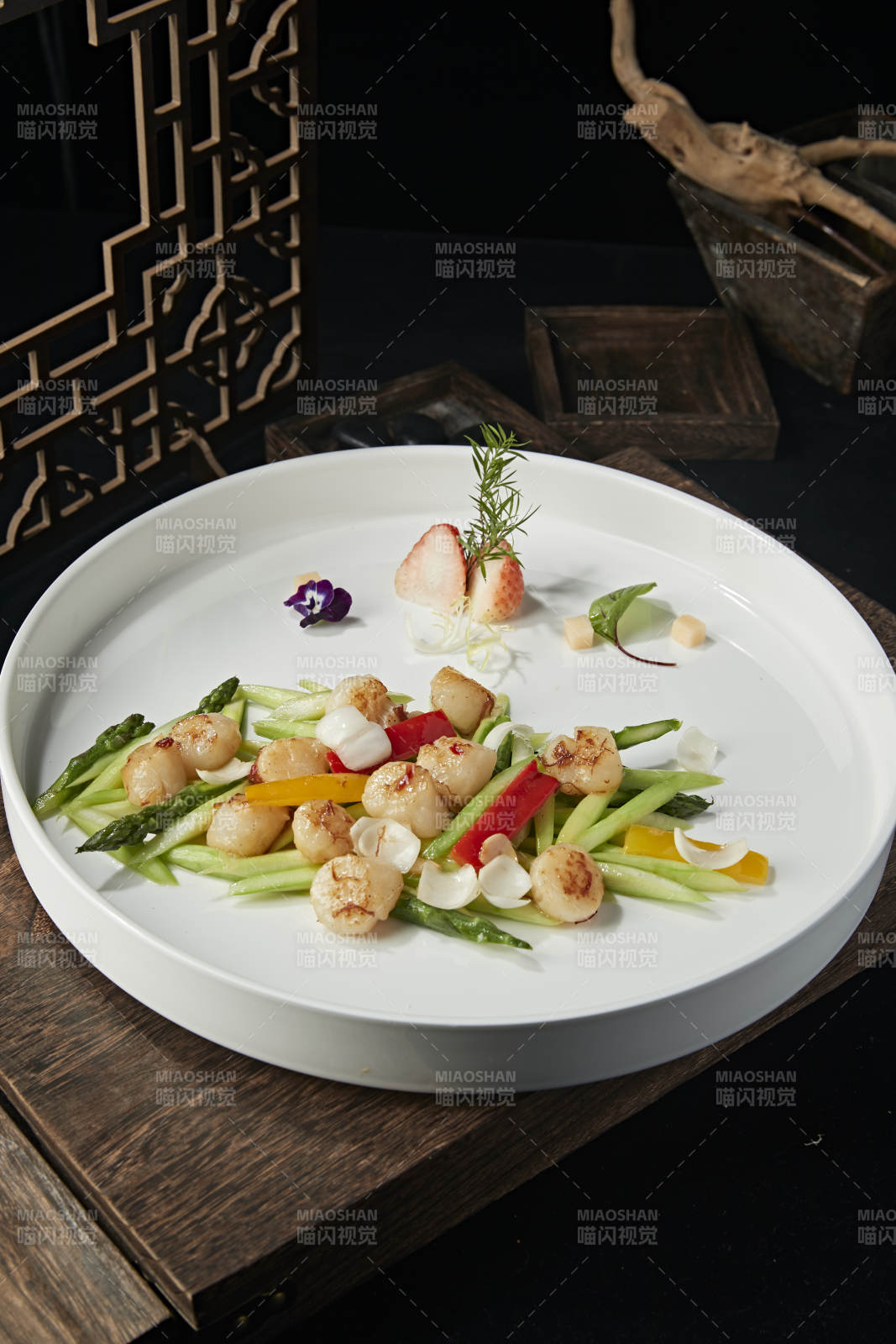 芦笋彩椒百合小炒澳带瑶柱