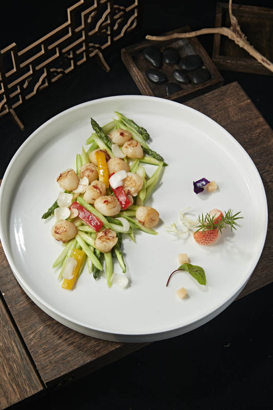 芦笋彩椒百合小炒澳带瑶柱