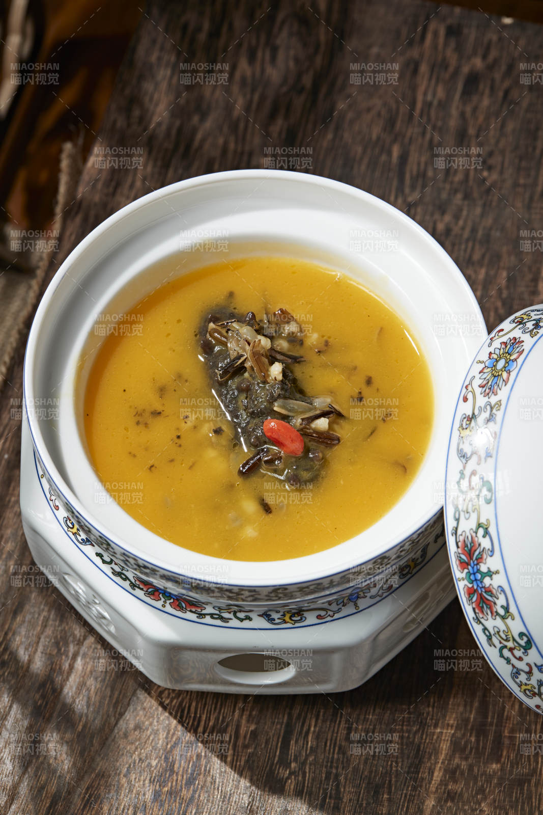 枸杞薏米扣辽参