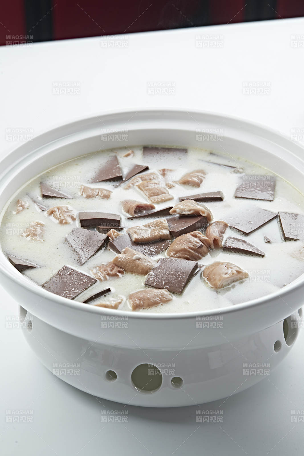 砂鍋奶湯肥腸燉豬血