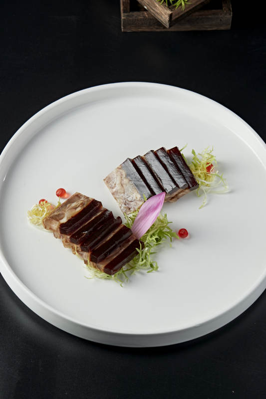 五香压肘花皮冻