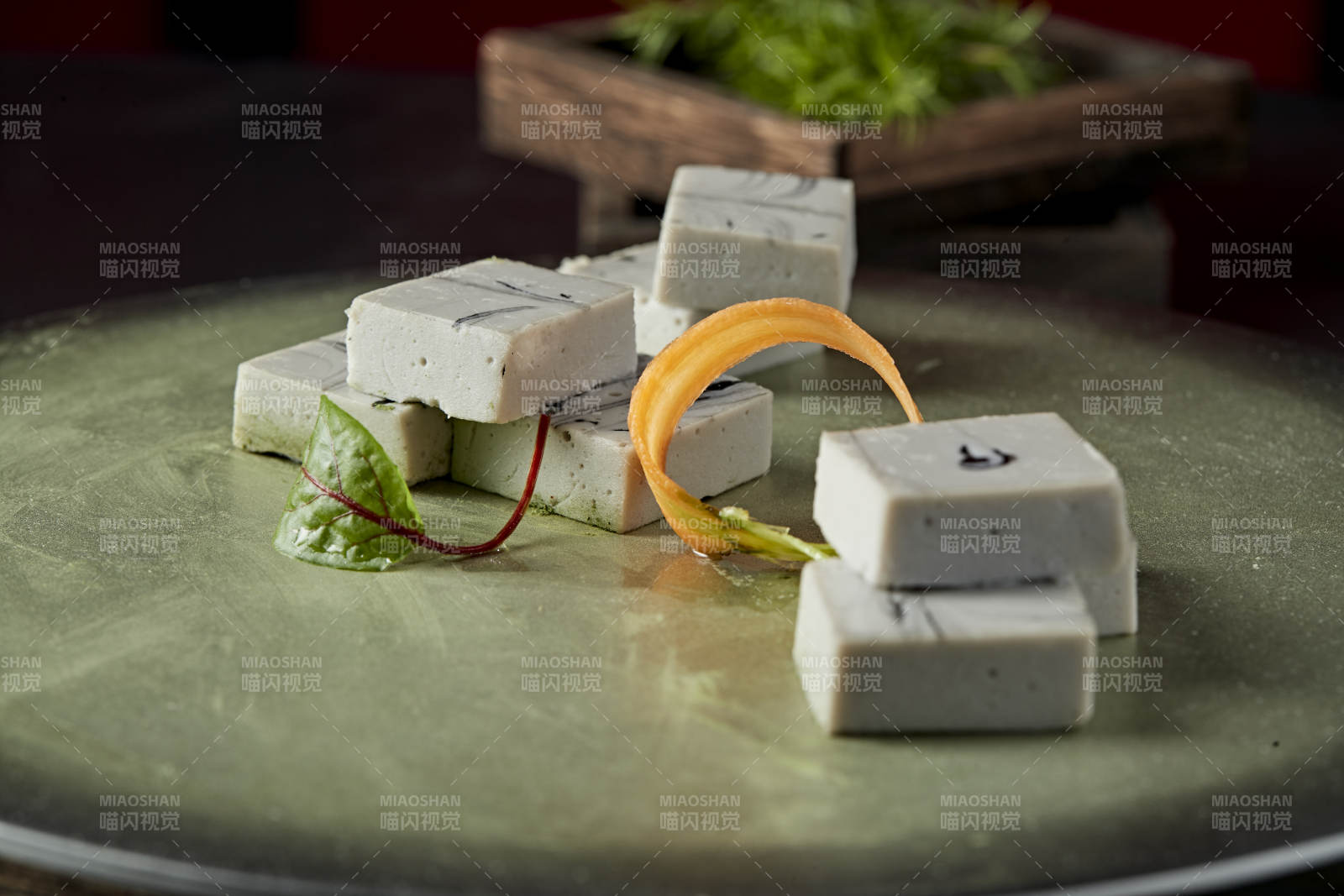 墨魚汁魚泥豆腐