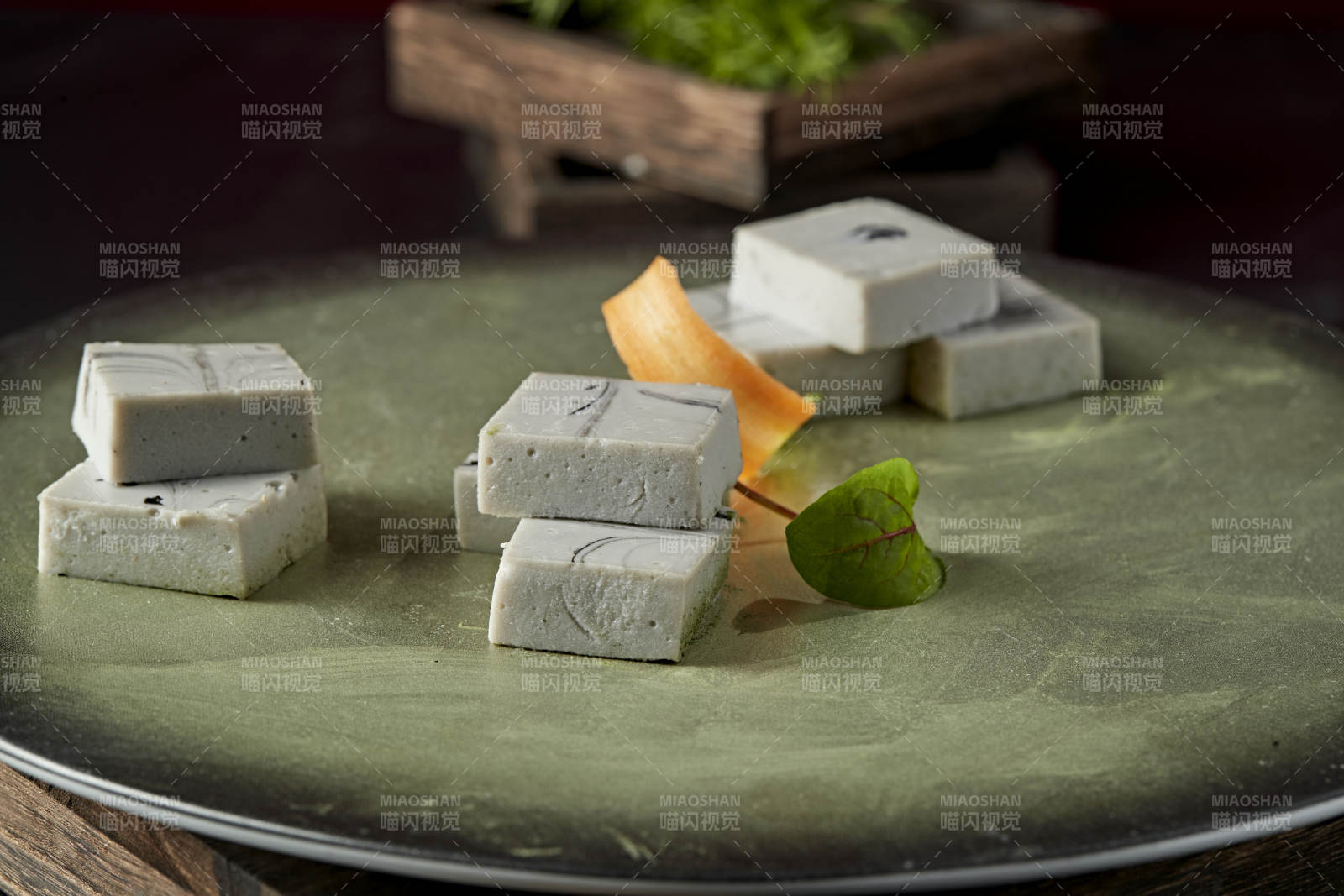 墨魚汁魚泥豆腐