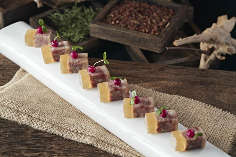 五香水晶压肘花