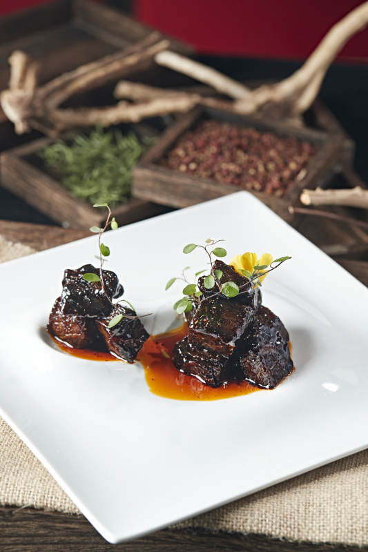 墨魚汁焗牛腩肉