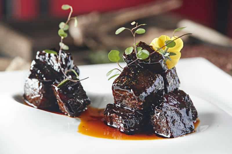 墨魚汁焗牛腩肉