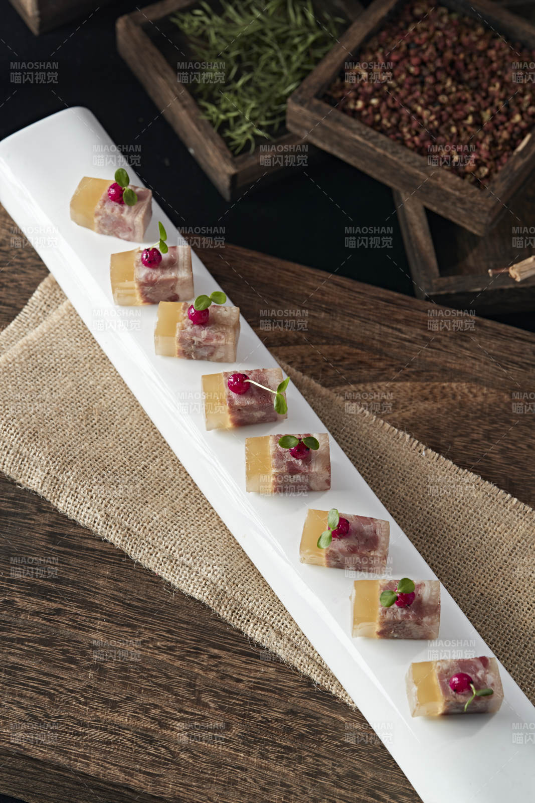 五香水晶压肘花