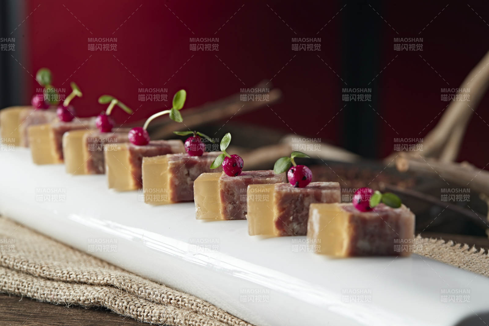 五香水晶压肘花