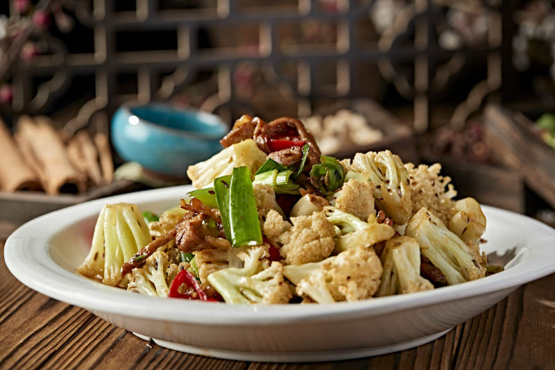 米椒青蒜苗菜花小炒五花肉