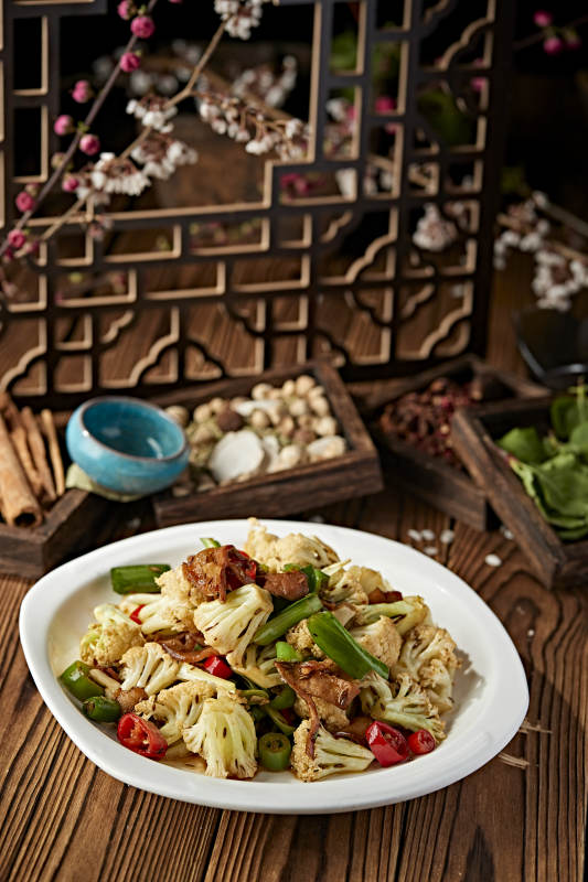 米椒青蒜苗菜花小炒五花肉