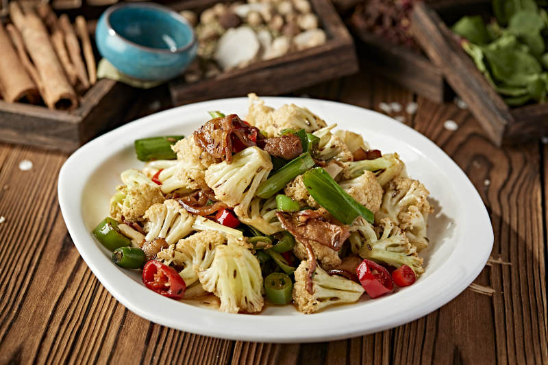 米椒青蒜苗菜花小炒五花肉