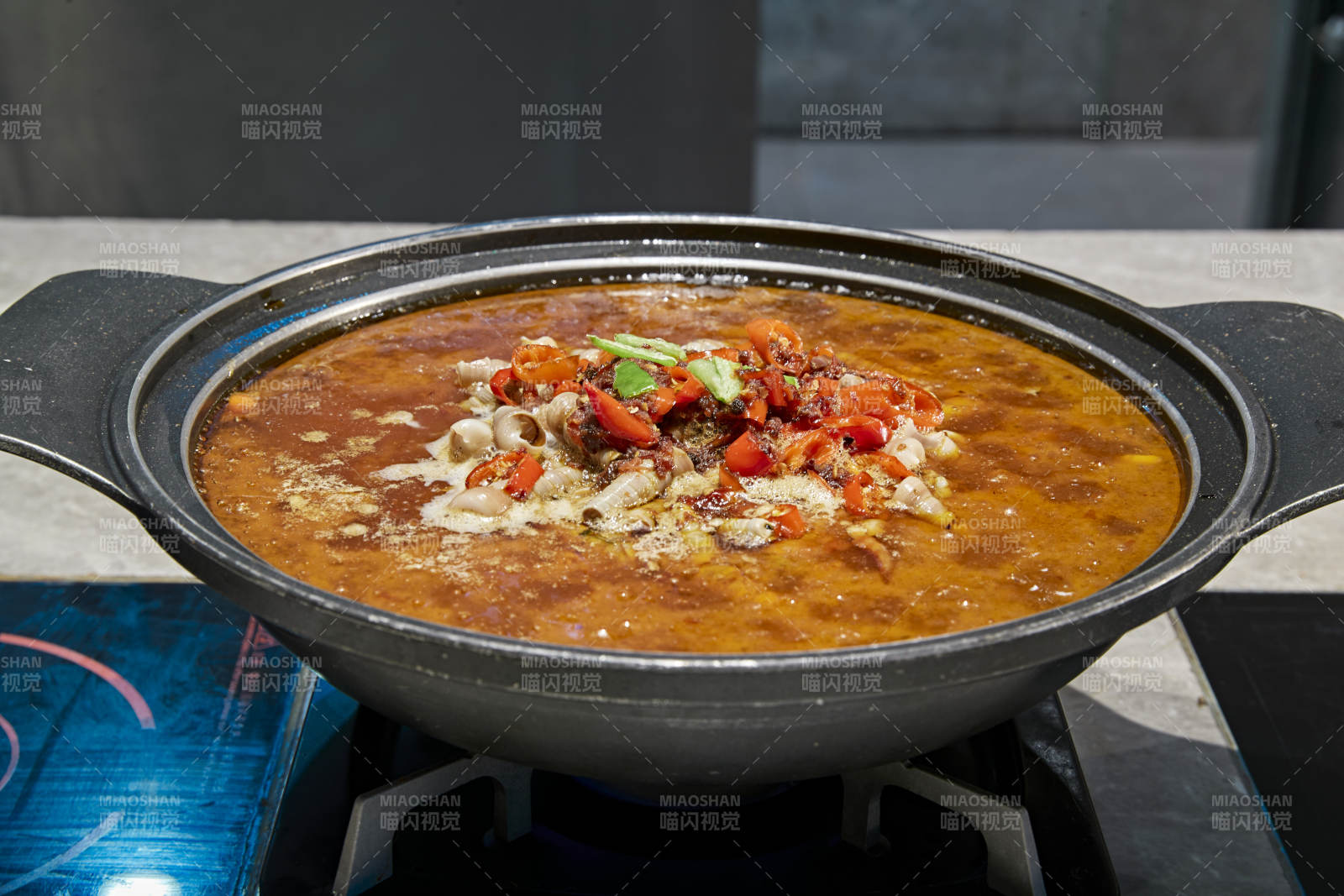 高档星级酒店自助餐砂锅香辣钉螺