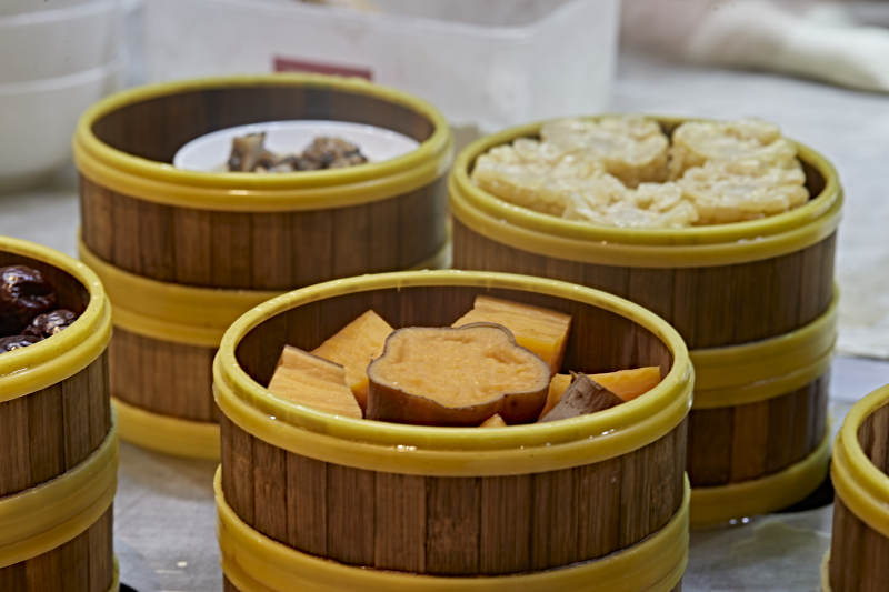 高档星级酒店自助餐的小笼蒸糕点