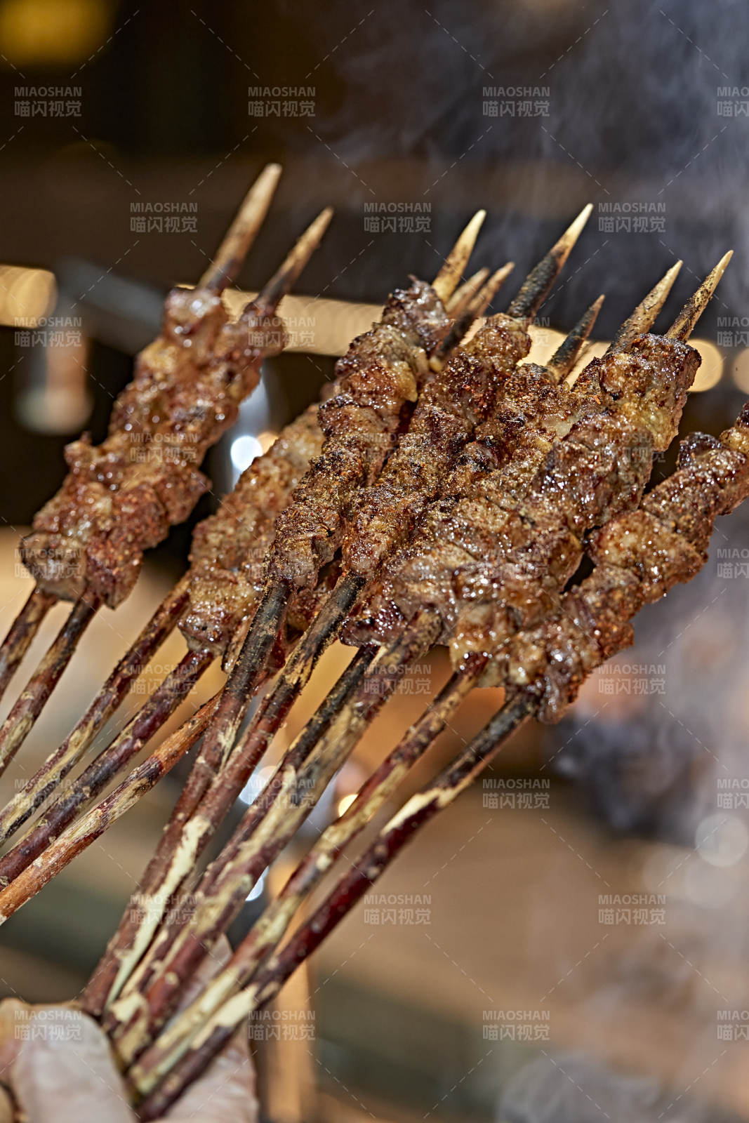 高档星级酒店自助餐的红柳现烤羊肉串