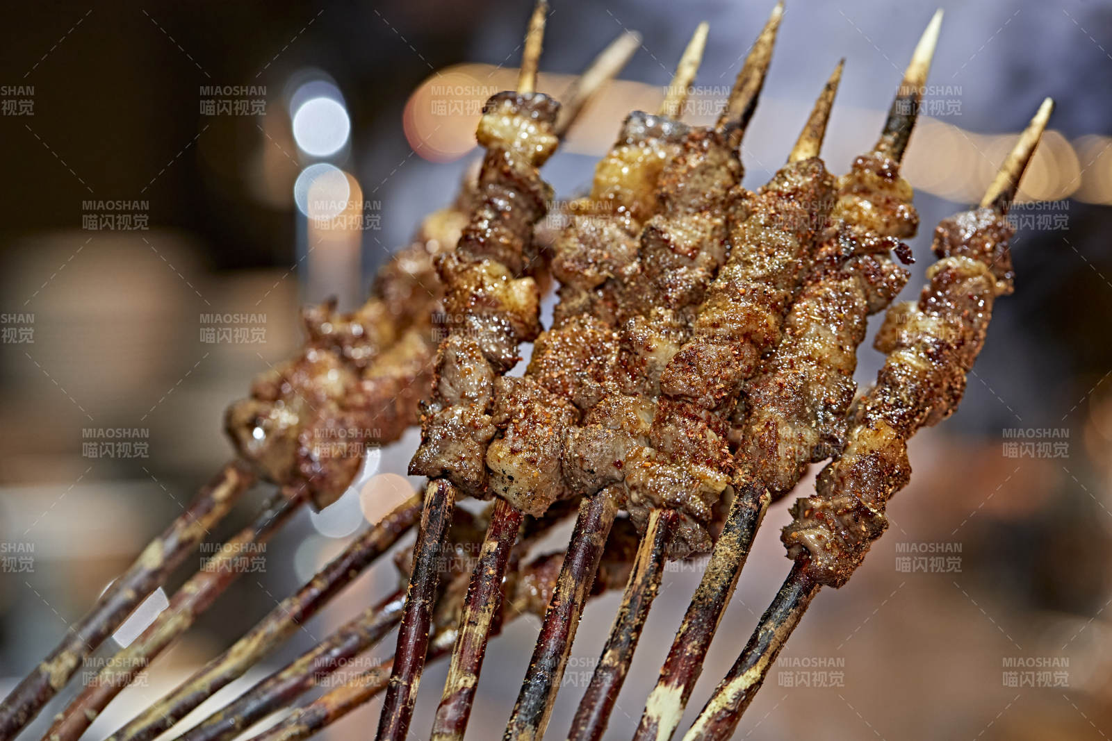 高档星级酒店自助餐的红柳现烤羊肉串