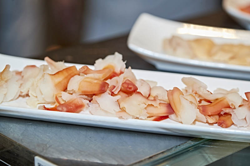 高档星级酒店自助餐的海鲜餐台