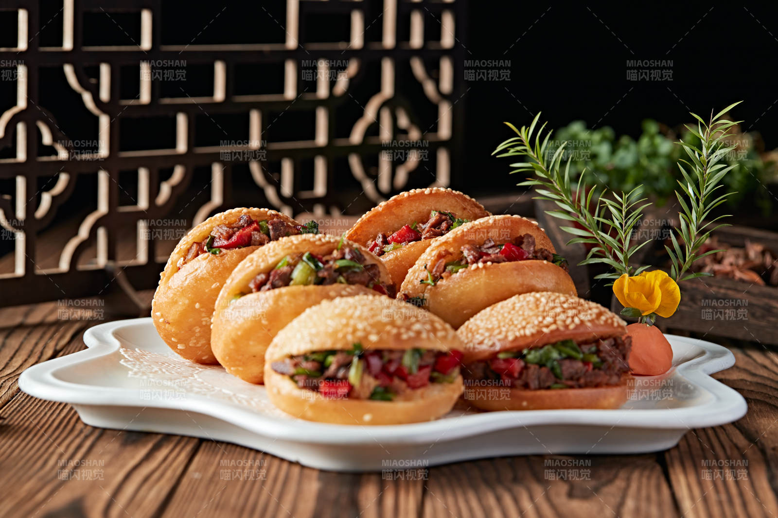 芝麻锅盔肉夹馍