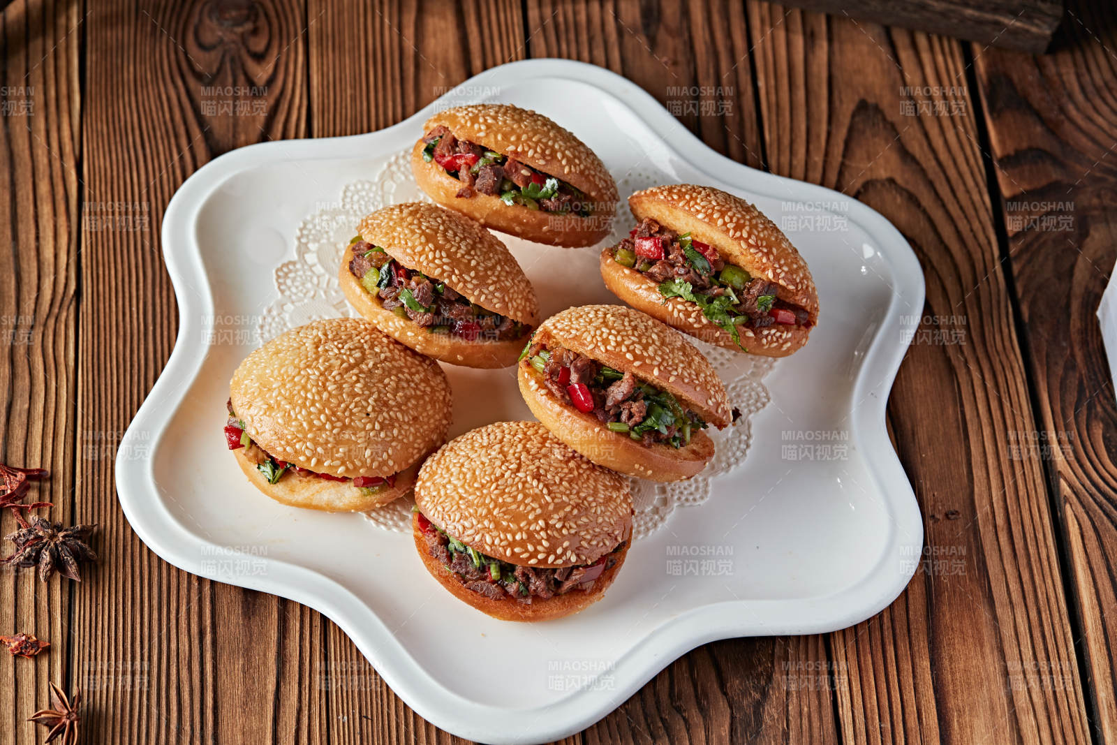 芝麻锅盔肉夹馍