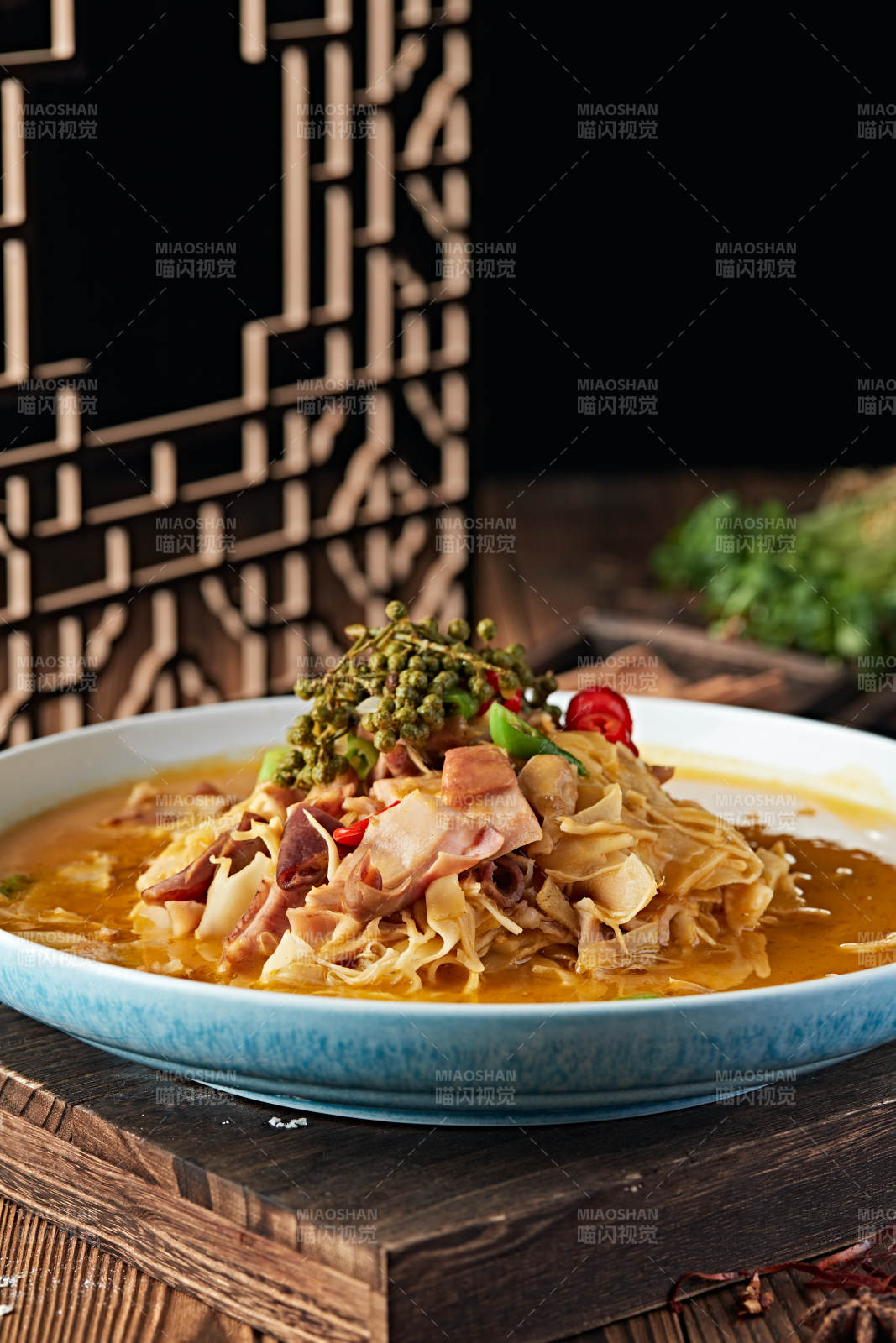 椒麻香辣笋片炖猪肚