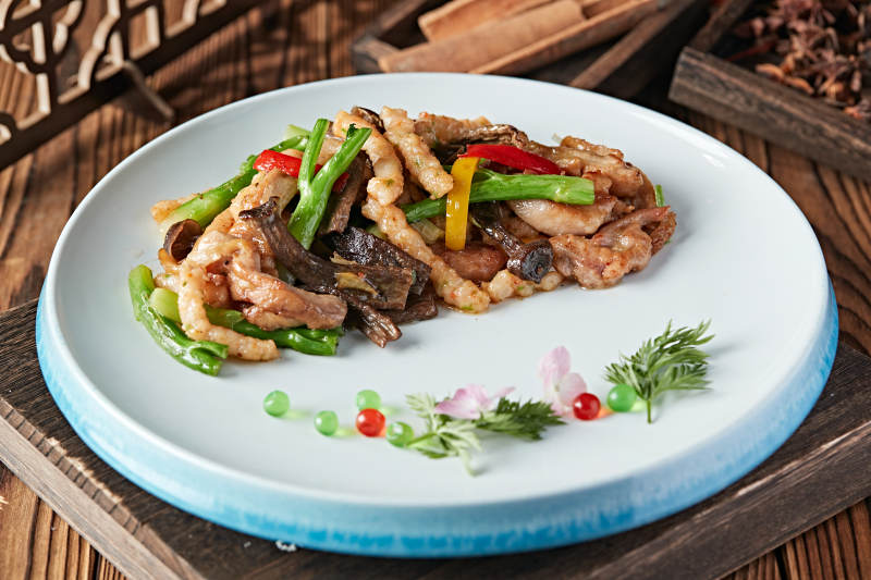 彩椒芥蓝松蘑炒里脊丝