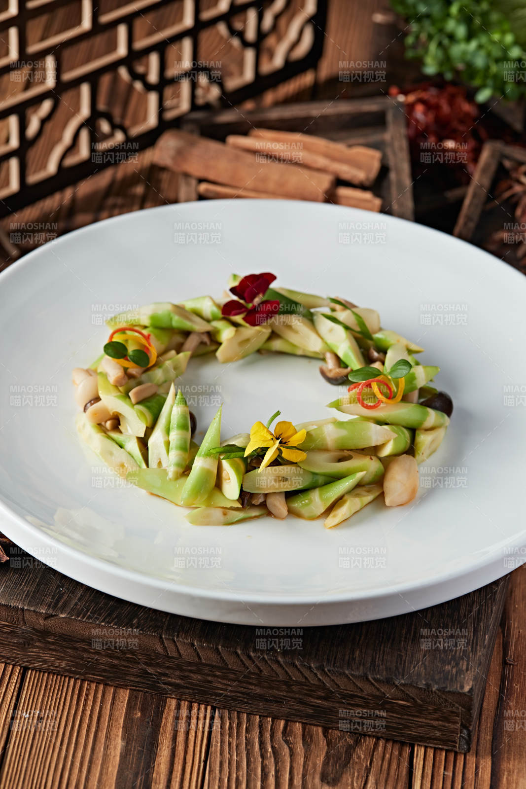 凉拌卤水春笋白玉菇