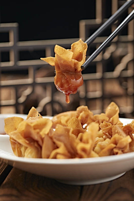 港式茶餐油炸虾肉馅口袋馄饨